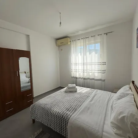 Edi 2 Apartment *